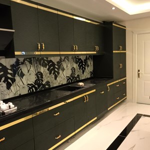 siyah-paslanmaz-gold-mutfak-1.jpg
